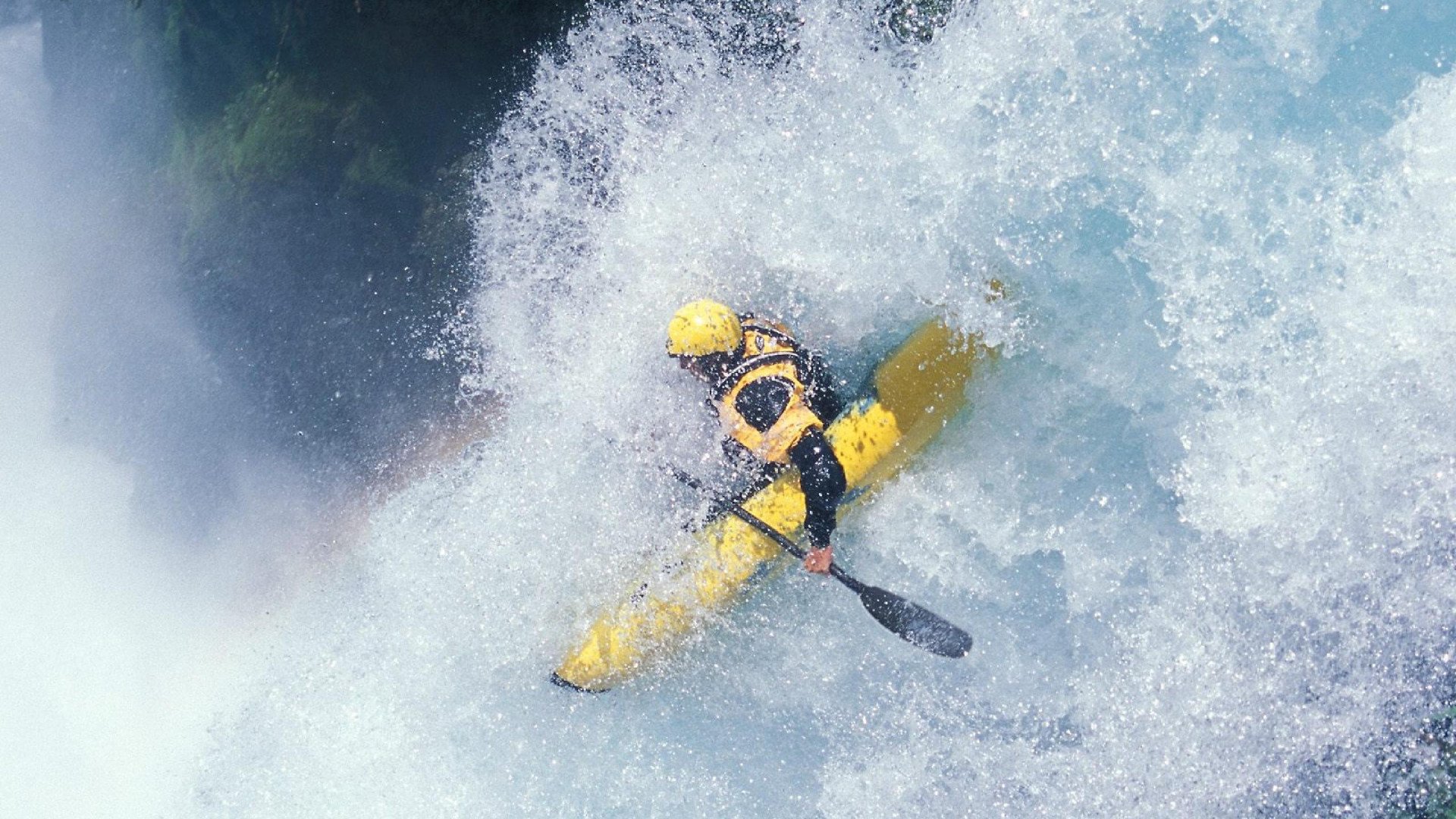 红牛二队鏖战梅赛德斯，维斯塔潘状态火热，一场定义赛季走向的战役